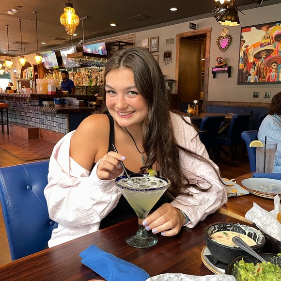 Meet your Posher, Samantha - Picture 1 of 1